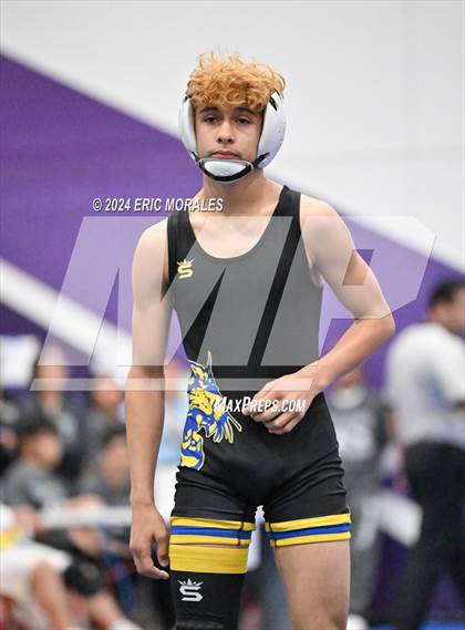 Thumbnail 2 in CIF SDS Masters Tournament photogallery.