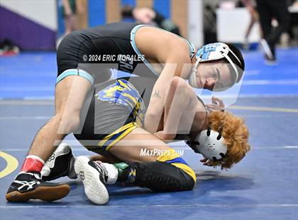 Thumbnail 2 in CIF SDS Masters Tournament photogallery.