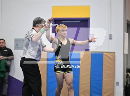 Thumbnail 2 in CIF SDS Masters Tournament photogallery.