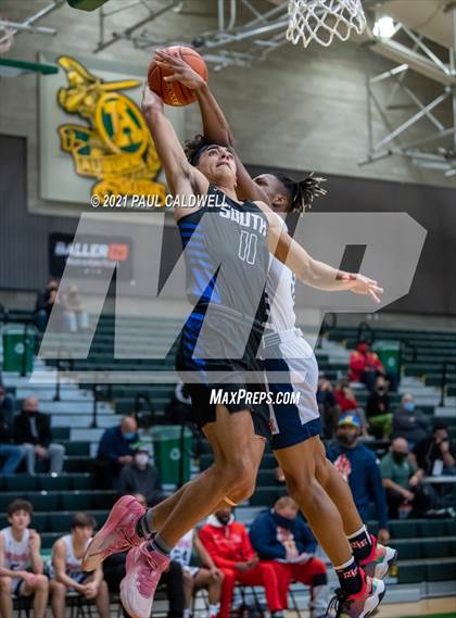 Thumbnail 1 in Nathan Hale vs South Medford (Hardwood Invite 1st Round) photogallery.