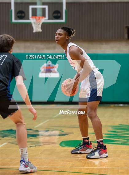 Thumbnail 1 in Nathan Hale vs South Medford (Hardwood Invite 1st Round) photogallery.