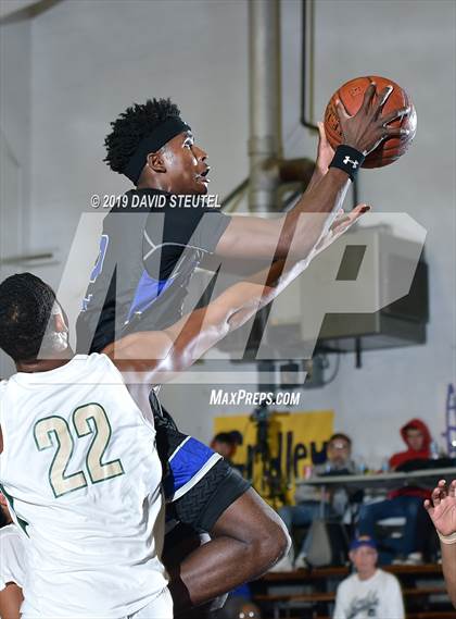 Thumbnail 1 in Capital Christian vs. St. Patrick-St.Vincent (Gridley Invitational) photogallery.