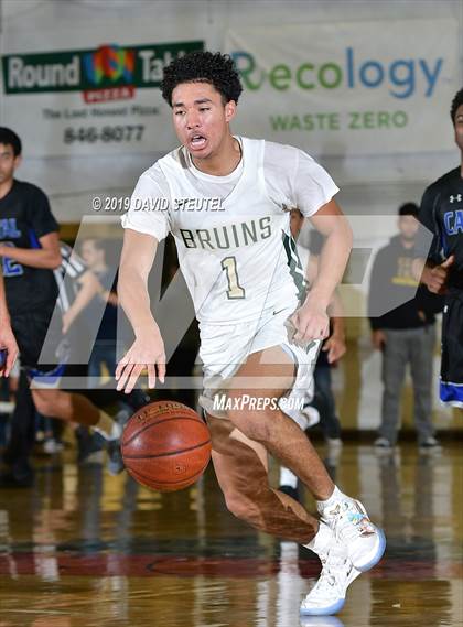 Thumbnail 1 in Capital Christian vs. St. Patrick-St.Vincent (Gridley Invitational) photogallery.