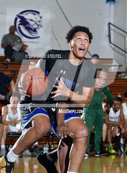 Thumbnail 1 in Capital Christian vs. St. Patrick-St.Vincent (Gridley Invitational) photogallery.