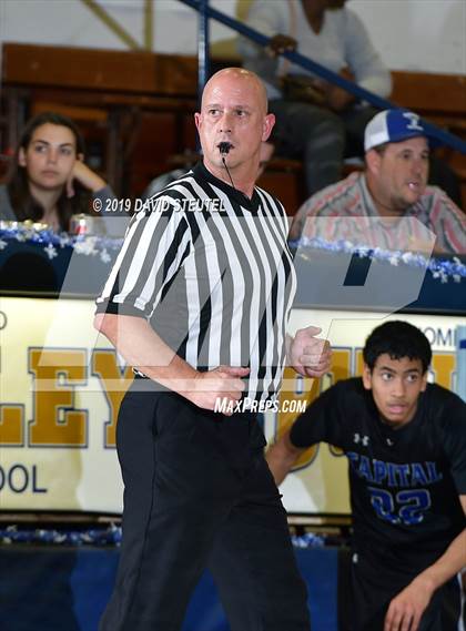 Thumbnail 2 in Capital Christian vs. St. Patrick-St.Vincent (Gridley Invitational) photogallery.