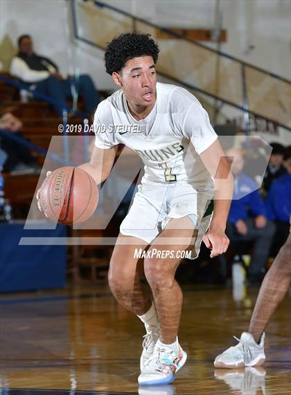 Thumbnail 2 in Capital Christian vs. St. Patrick-St.Vincent (Gridley Invitational) photogallery.