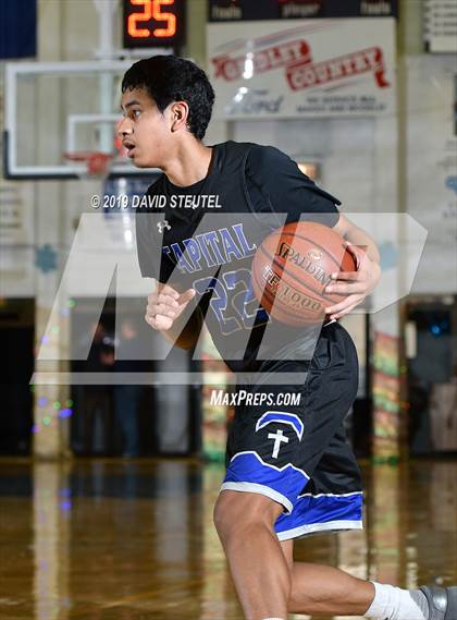 Thumbnail 2 in Capital Christian vs. St. Patrick-St.Vincent (Gridley Invitational) photogallery.
