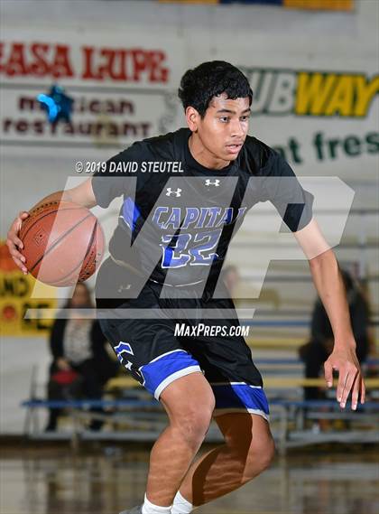 Thumbnail 2 in Capital Christian vs. St. Patrick-St.Vincent (Gridley Invitational) photogallery.