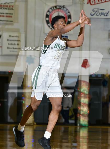 Thumbnail 1 in Capital Christian vs. St. Patrick-St.Vincent (Gridley Invitational) photogallery.