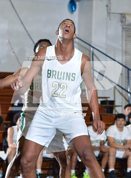 Thumbnail 3 in Capital Christian vs. St. Patrick-St.Vincent (Gridley Invitational) photogallery.