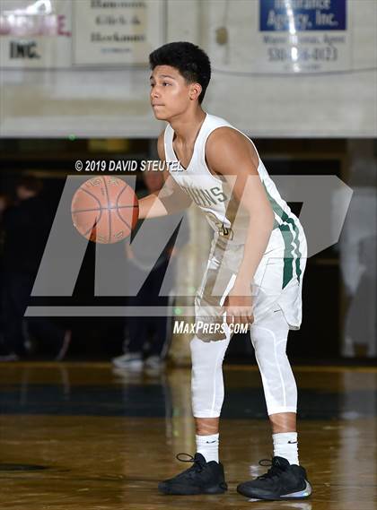 Thumbnail 2 in Capital Christian vs. St. Patrick-St.Vincent (Gridley Invitational) photogallery.