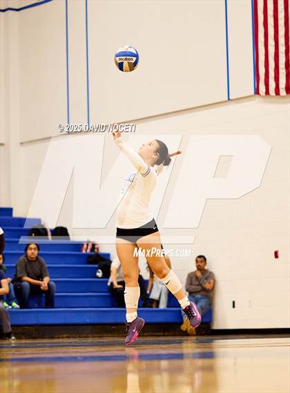Thumbnail 3 in Atwater at Waterford (Scrimmage) photogallery.