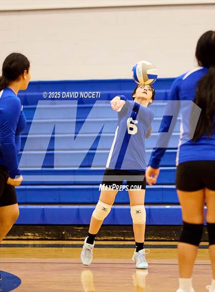 Thumbnail 3 in Atwater at Waterford (Scrimmage) photogallery.