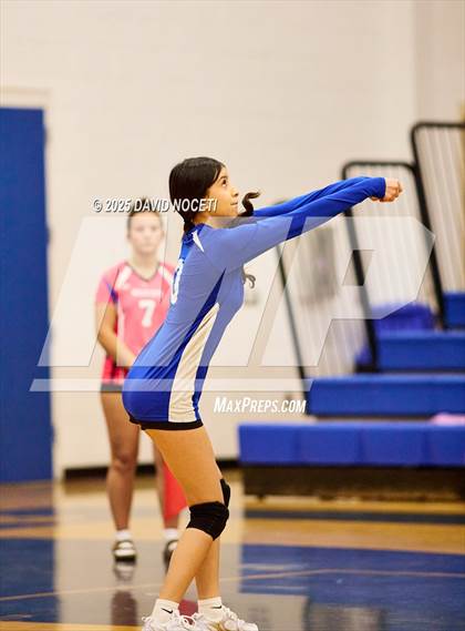 Thumbnail 2 in Atwater at Waterford (Scrimmage) photogallery.