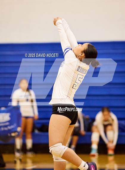 Thumbnail 3 in Atwater at Waterford (Scrimmage) photogallery.