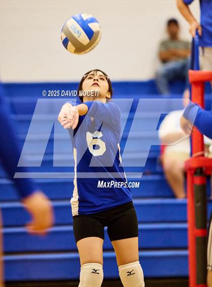 Thumbnail 2 in Atwater at Waterford (Scrimmage) photogallery.