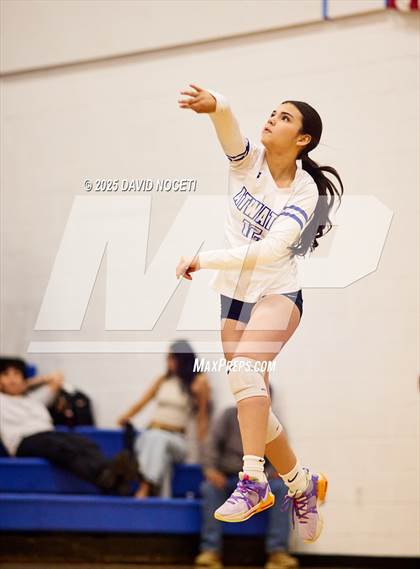 Thumbnail 1 in Atwater at Waterford (Scrimmage) photogallery.