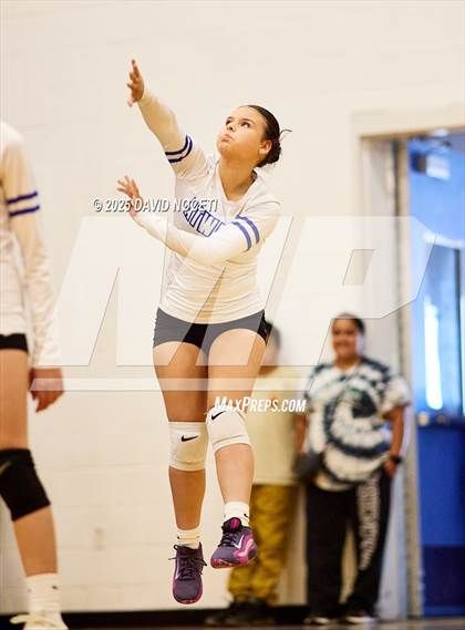 Thumbnail 1 in Atwater at Waterford (Scrimmage) photogallery.