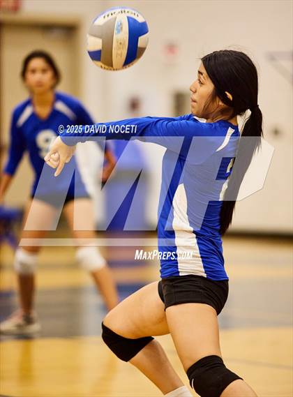 Thumbnail 3 in Atwater at Waterford (Scrimmage) photogallery.