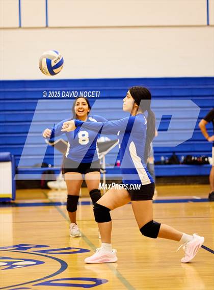 Thumbnail 3 in Atwater at Waterford (Scrimmage) photogallery.