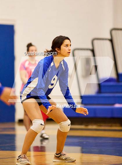 Thumbnail 1 in Atwater at Waterford (Scrimmage) photogallery.