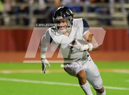 Thumbnail 3 in Hitchcock vs. Goliad (UIL 3A Bi-District Playoffs) photogallery.