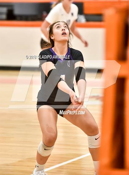 Thumbnail 1 in Independence vs. Rowlett photogallery.
