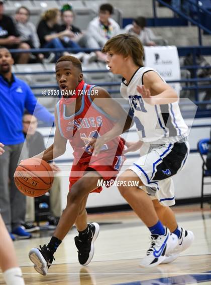Thumbnail 2 in Hirschi @ Peaster photogallery.
