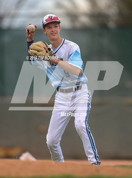 Thumbnail 1 in Valor Christian vs. Chatfield photogallery.