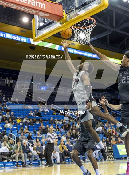 Thumbnail 3 in Sierra Canyon vs. JSerra Catholic photogallery.