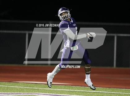 Thumbnail 3 in Thrall vs. Harper (UIL 2A Bi-District Playoff) photogallery.