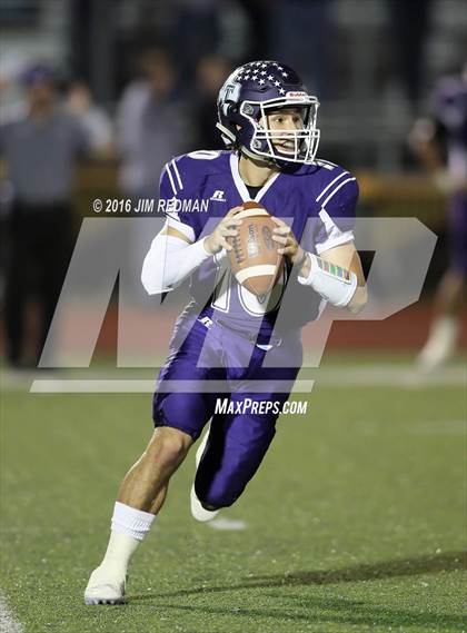 Thumbnail 2 in Thrall vs. Harper (UIL 2A Bi-District Playoff) photogallery.