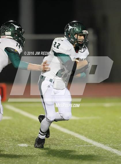 Thumbnail 2 in Thrall vs. Harper (UIL 2A Bi-District Playoff) photogallery.