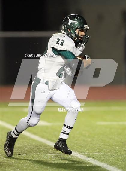 Thumbnail 3 in Thrall vs. Harper (UIL 2A Bi-District Playoff) photogallery.