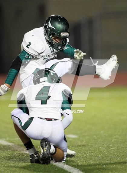 Thumbnail 2 in Thrall vs. Harper (UIL 2A Bi-District Playoff) photogallery.