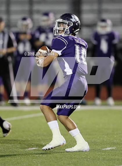 Thumbnail 3 in Thrall vs. Harper (UIL 2A Bi-District Playoff) photogallery.