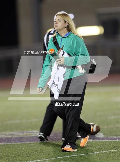 Thumbnail 1 in Thrall vs. Harper (UIL 2A Bi-District Playoff) photogallery.