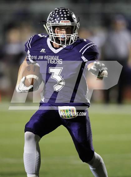 Thumbnail 1 in Thrall vs. Harper (UIL 2A Bi-District Playoff) photogallery.