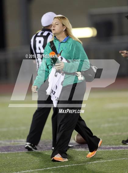 Thumbnail 3 in Thrall vs. Harper (UIL 2A Bi-District Playoff) photogallery.