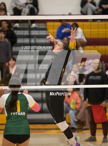 Thumbnail 1 in Putnam @ Milwaukie/Milwaukie Academy of the Arts (Senior Night) photogallery.