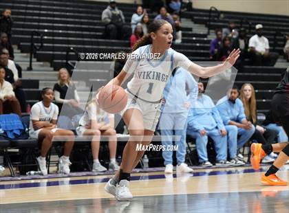Thumbnail 1 in Bryan vs. Davenport (Aggieland Invitational) photogallery.