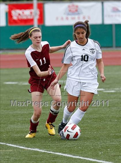 Thumbnail 3 in Flintridge Sacred Heart vs. Oaks Christian (CIF SoCal D3 Regional Final) photogallery.