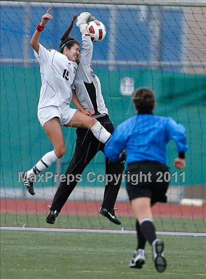Thumbnail 1 in Flintridge Sacred Heart vs. Oaks Christian (CIF SoCal D3 Regional Final) photogallery.