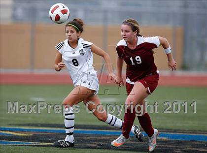 Thumbnail 2 in Flintridge Sacred Heart vs. Oaks Christian (CIF SoCal D3 Regional Final) photogallery.