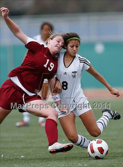 Thumbnail 3 in Flintridge Sacred Heart vs. Oaks Christian (CIF SoCal D3 Regional Final) photogallery.