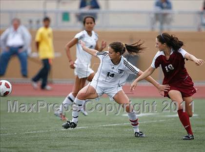 Thumbnail 3 in Flintridge Sacred Heart vs. Oaks Christian (CIF SoCal D3 Regional Final) photogallery.