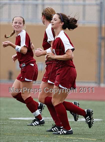 Thumbnail 2 in Flintridge Sacred Heart vs. Oaks Christian (CIF SoCal D3 Regional Final) photogallery.