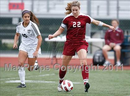 Thumbnail 3 in Flintridge Sacred Heart vs. Oaks Christian (CIF SoCal D3 Regional Final) photogallery.