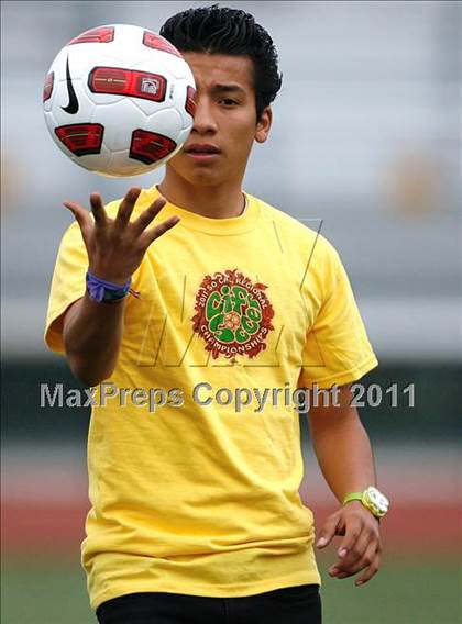 Thumbnail 2 in Flintridge Sacred Heart vs. Oaks Christian (CIF SoCal D3 Regional Final) photogallery.