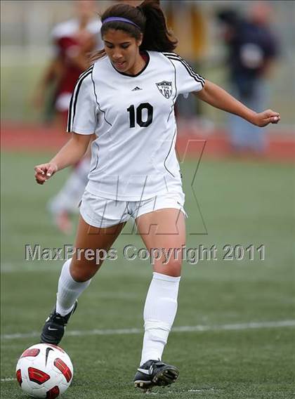 Thumbnail 2 in Flintridge Sacred Heart vs. Oaks Christian (CIF SoCal D3 Regional Final) photogallery.